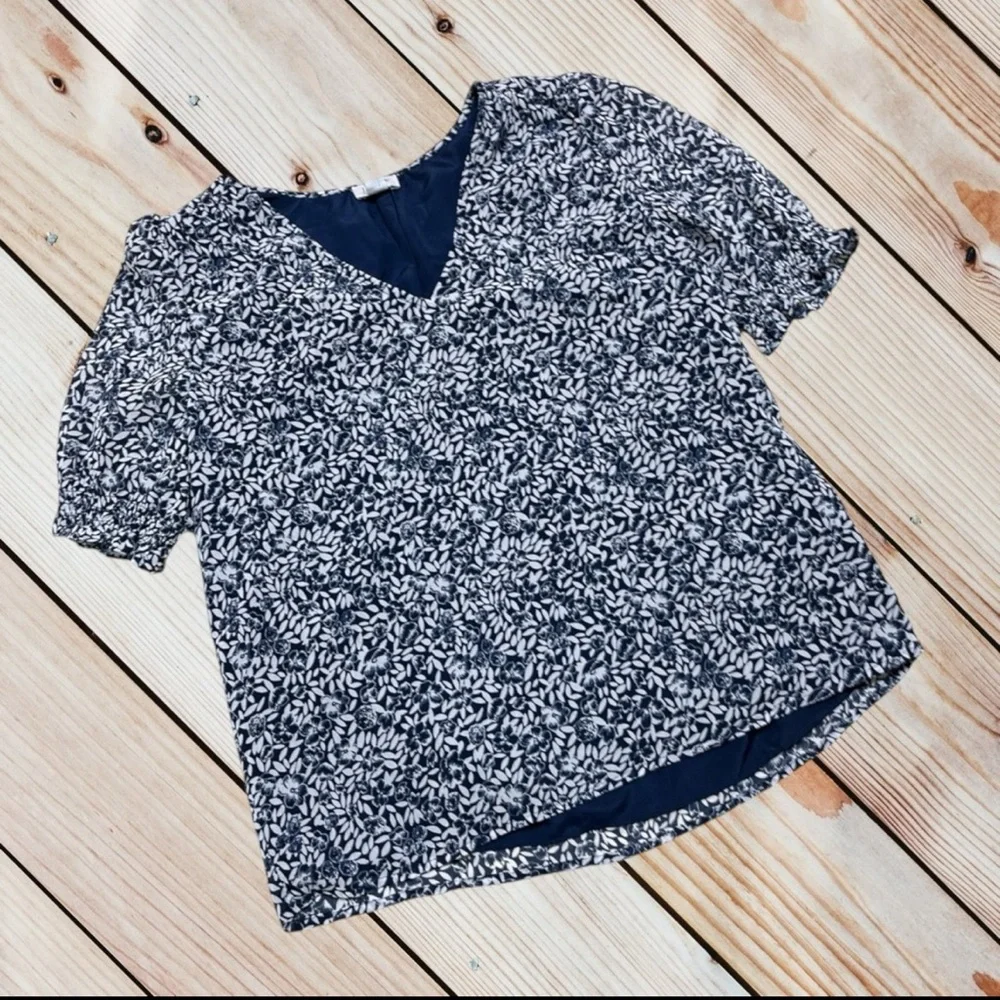 NWT J. Crew XS navy/white top